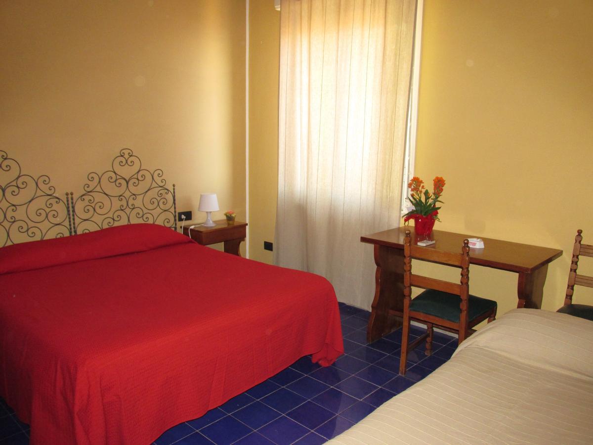 Hotel Panorama Di Sicilia Кастельмола Экстерьер фото